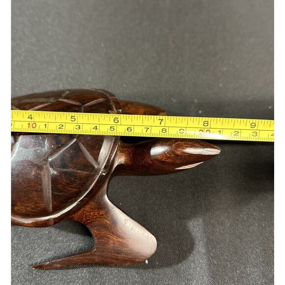 Hand Carved Wood Sea Turtle Sculpture 8 1/2” Long X 5 1/2” Wide X 2 3/4” Tall - Picture 5 of 9